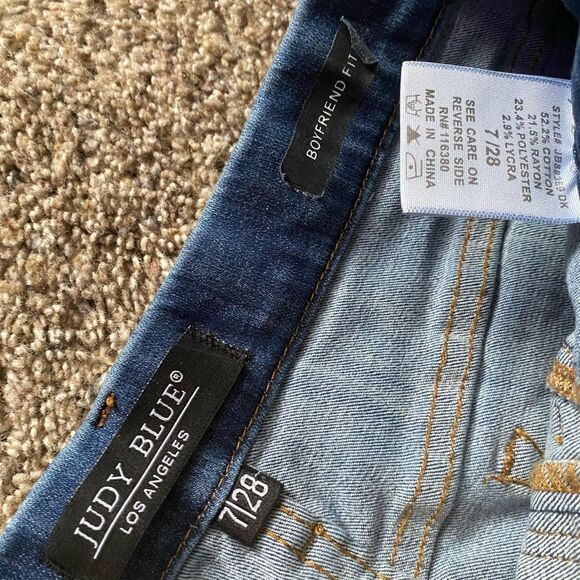 Judy Blue Boyfriend Fit Jeans Pull On Distressed Womens Size 7 28 Blue Stretchy - Picture 7 of 8